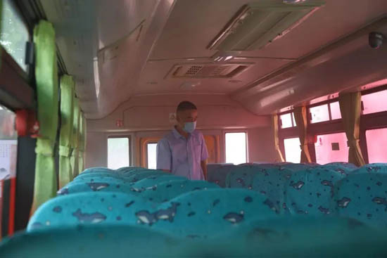 蕭山浦陽鎮中心小學開展校車突發情況應急疏散演練/ 蕭山浦陽鎮中心小學開展校車突發情況應急疏散演練