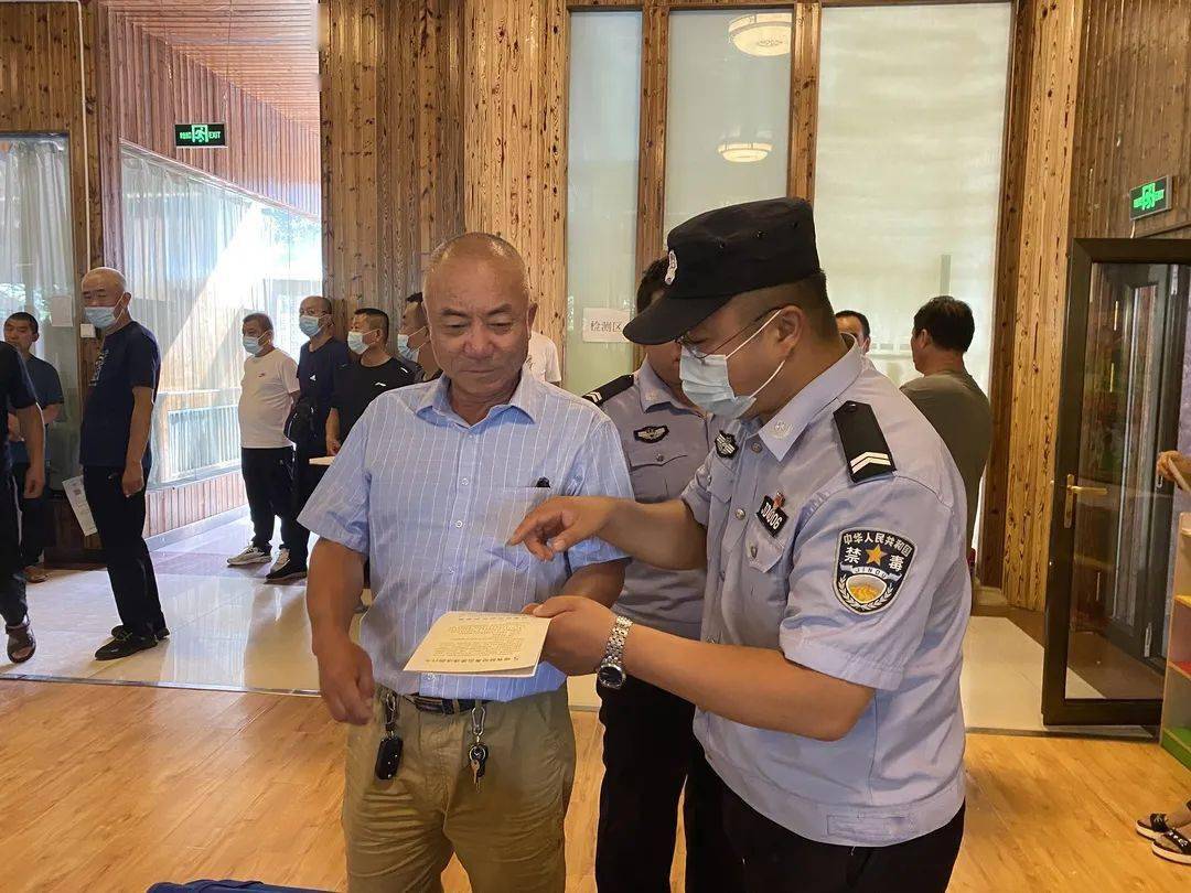 專項治理 | 嚴把校車安全關(guān),突擊尿檢防毒駕 專項治理 | 嚴把校車安全關(guān),突擊尿檢防毒駕