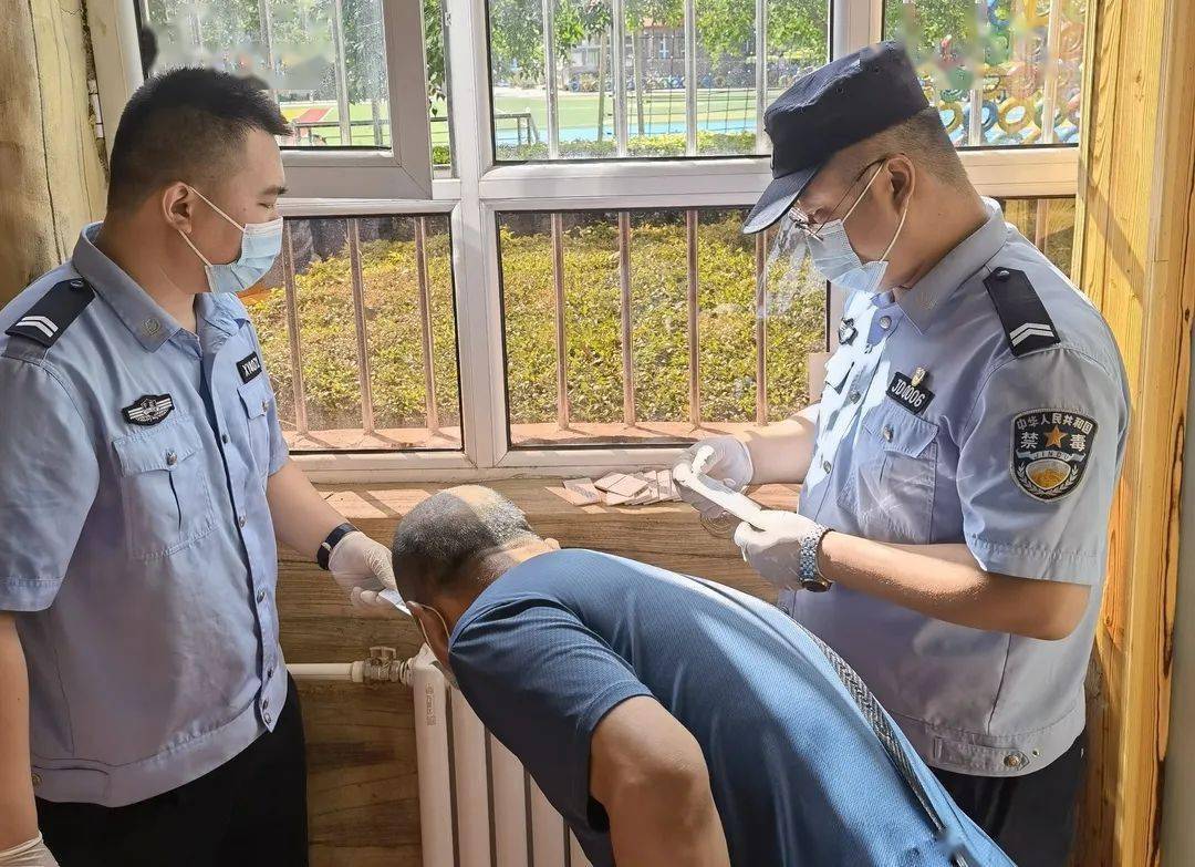 專項治理 | 嚴把校車安全關(guān),突擊尿檢防毒駕 專項治理 | 嚴把校車安全關(guān),突擊尿檢防毒駕