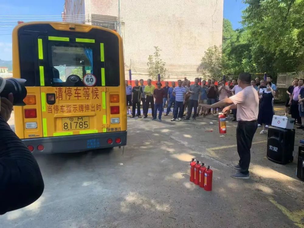 豐順縣教育局舉辦全縣校車司機(jī)安全培訓(xùn)班