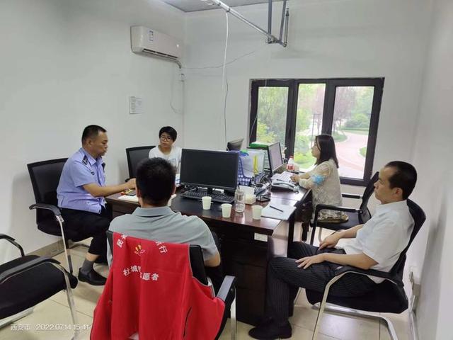 我為群眾辦實事｜西安雁塔交警：用“小車位”解決“大問題”