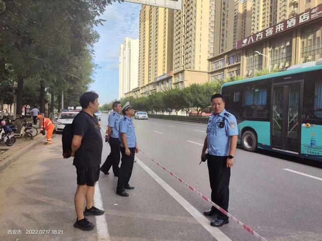 我為群眾辦實事｜西安雁塔交警：用“小車位”解決“大問題”