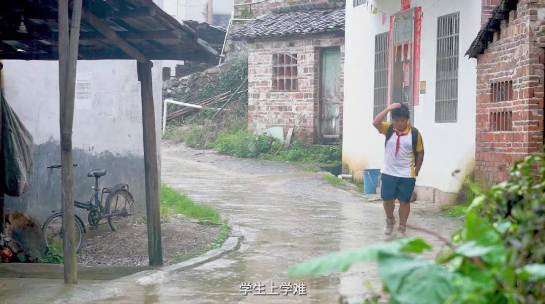宇通校車進山村:連通大山的連心校車 宇通校車進山村:連通大山的連心校車
