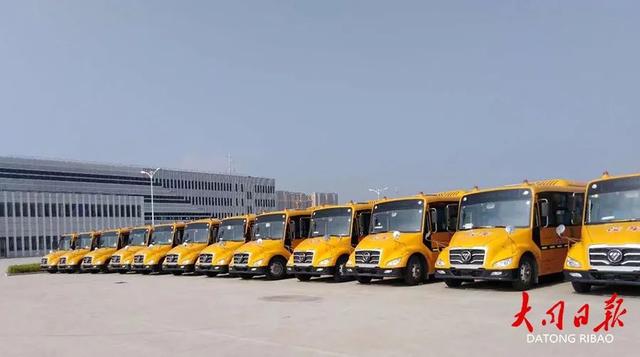 110輛“大鼻子”車,109條線路!國營校車護(hù)航孩子上學(xué)路 110輛“大鼻子”車,109條線路!國營校車護(hù)航孩子上學(xué)路