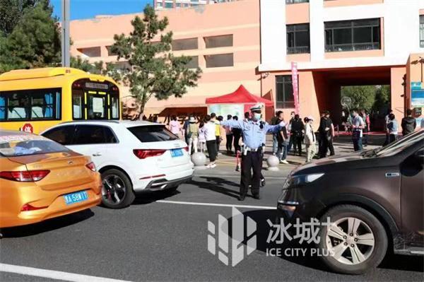 接送孩子咋停車？“校園周邊停車提示”來了