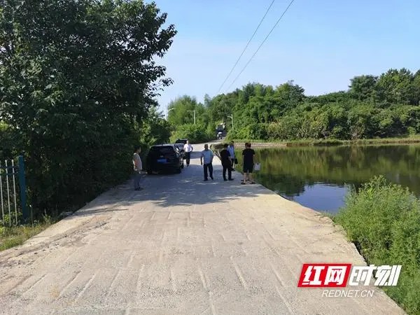 永州:四個(gè)“強(qiáng)化” 確保校車安全 永州:四個(gè)“強(qiáng)化” 確保校車安全