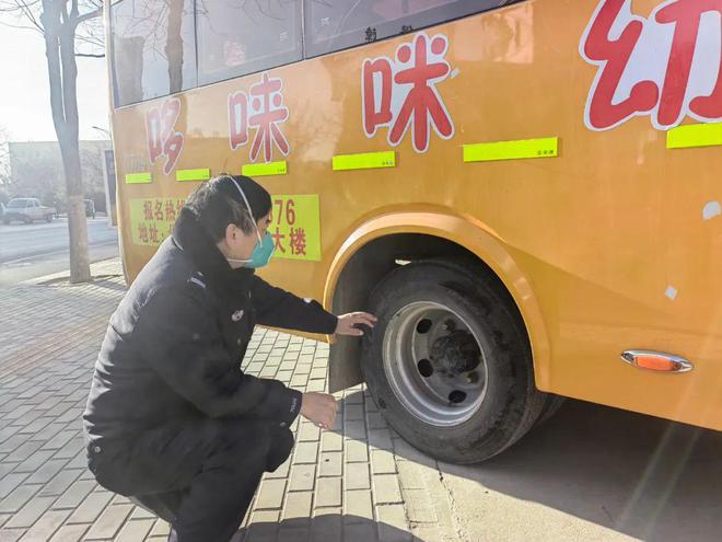 安全出行 護(hù)航未來 | 交警走進(jìn)幼兒園開展安全檢查活動(dòng)