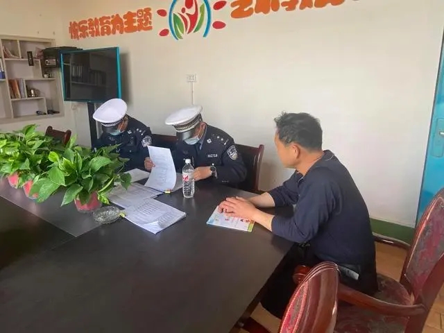 白水公安交警持續加強春季校車交通安全管理工作/ 白水公安交警持續加強春季校車交通安全管理工作