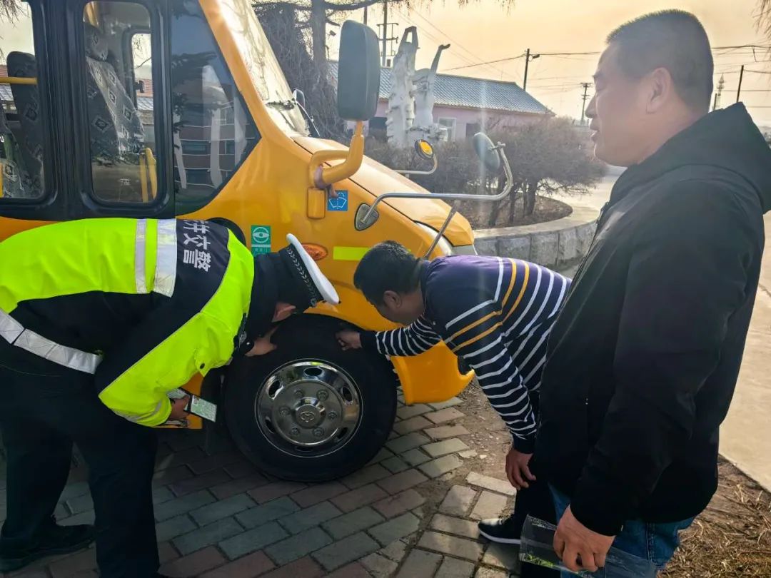 為愛護航 安全“童”行！龍井交警開展校車安全大檢查