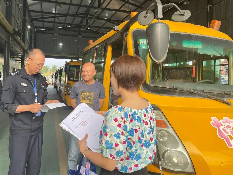 開學季丨校車“體檢”迎開學,交通安全不馬虎! 圖片