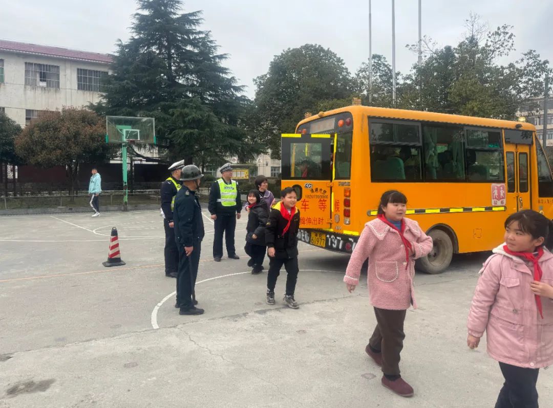 中國網|湖南城步:巡察解民憂,擰緊校車出行“安全閥” 圖片