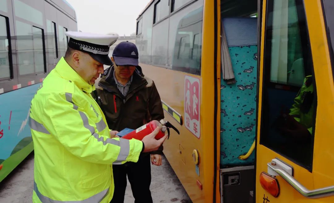 【百日行動】‖ 筑牢校車安全防線 擰緊冬季校車出行“安全閥” 圖片