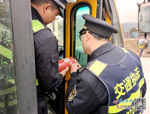 宜春市交通運輸執法支隊:校車安全齊抓共管 全力護航學生安全 宜春市交通運輸執法支隊:校車安全齊抓共管 全力護航學生安全