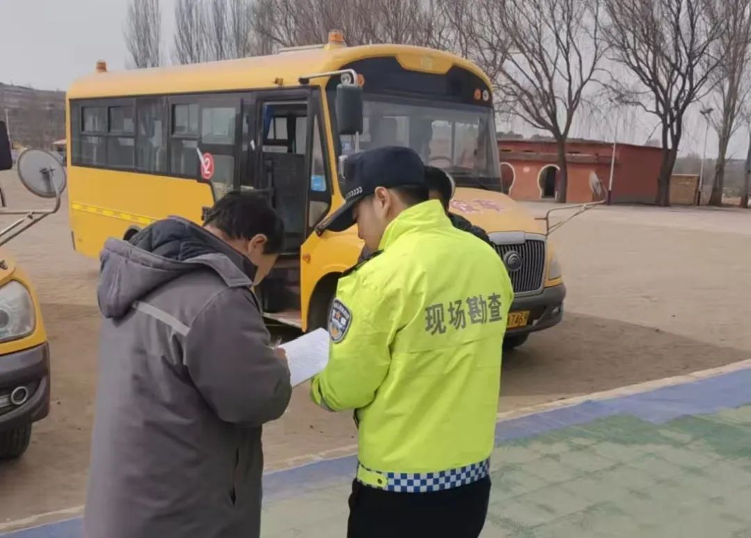 【護航開學(xué)季】建平交警開展校車安全大檢查工作,護航學(xué)生平安出行 【護航開學(xué)季】建平交警開展校車安全大檢查工作,護航學(xué)生平安出行