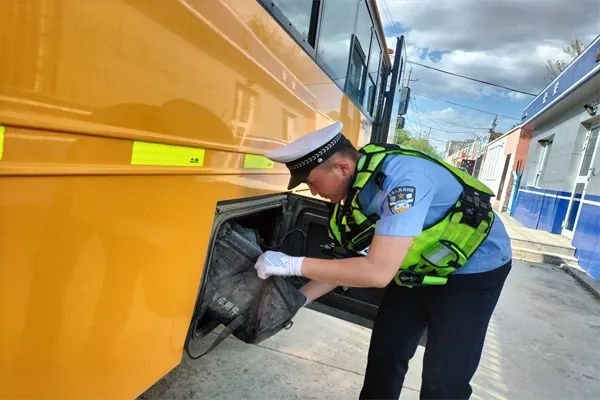 七進宣傳|阿勒泰市公安局交警大隊深入學校開展校車安全隱患檢查工作 圖片