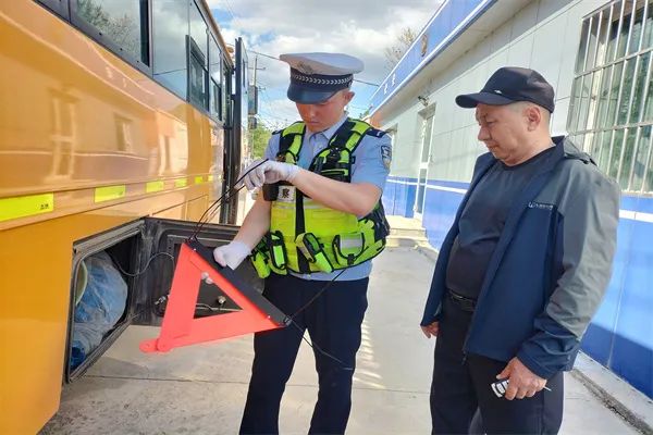 七進宣傳|阿勒泰市公安局交警大隊深入學校開展校車安全隱患檢查工作 圖片