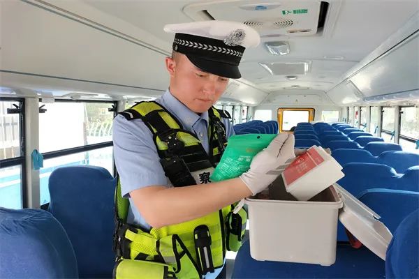 七進宣傳|阿勒泰市公安局交警大隊深入學校開展校車安全隱患檢查工作 圖片