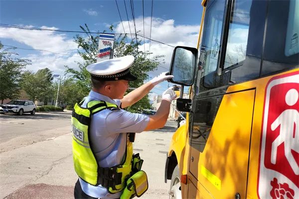 七進宣傳|阿勒泰市公安局交警大隊深入學校開展校車安全隱患檢查工作 圖片