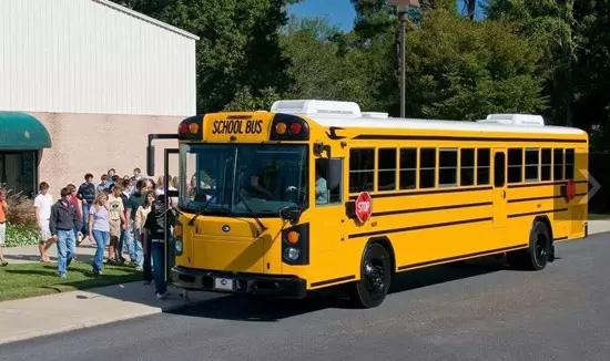 美國的校車制度是如何確保校車安全的