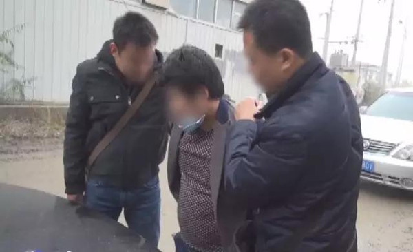 校車點(diǎn)離家近就不送了?8歲童沒出小區(qū)就被綁架 校車點(diǎn)離家近就不送了?8歲童沒出小區(qū)就被綁架