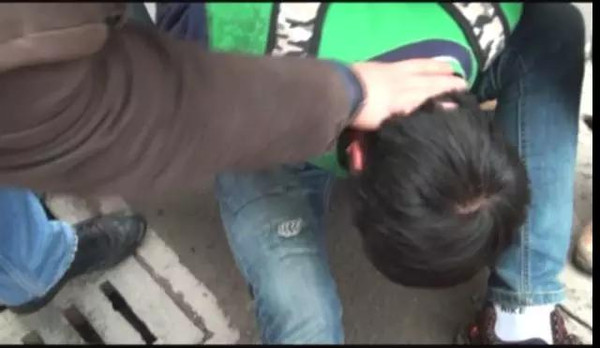 校車點(diǎn)離家近就不送了?8歲童沒出小區(qū)就被綁架 校車點(diǎn)離家近就不送了?8歲童沒出小區(qū)就被綁架