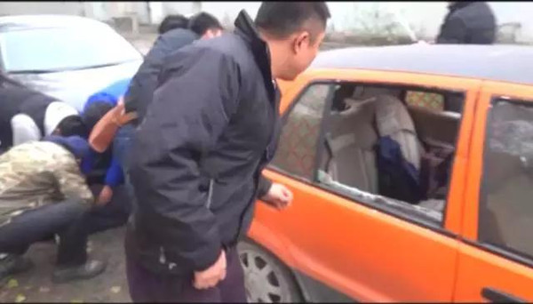 校車點(diǎn)離家近就不送了?8歲童沒出小區(qū)就被綁架 校車點(diǎn)離家近就不送了?8歲童沒出小區(qū)就被綁架