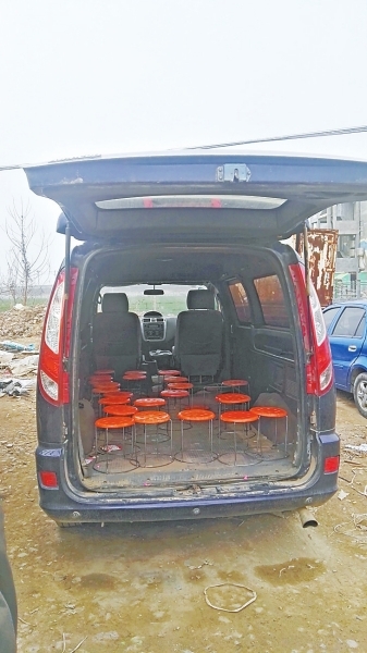 幼童黑校車上墜落身亡 什么樣的車能擔當校車責任