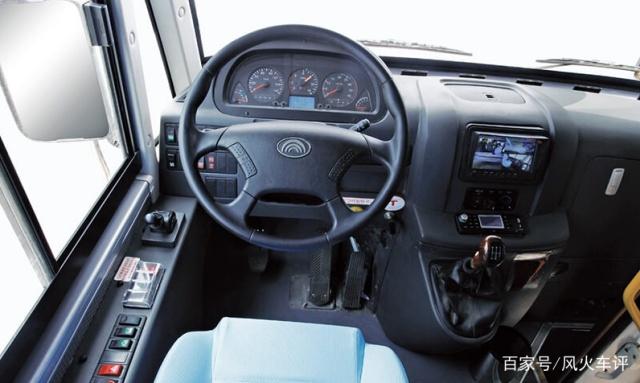 校車到底有多安全?無論哪種碰撞,校車都是“完勝” 校車到底有多安全?無論哪種碰撞,校車都是“完勝”