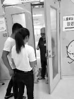 海南萬(wàn)寧被遺忘校車(chē)內(nèi)男童離世 誰(shuí)該為這起悲劇承擔(dān)責(zé)任? \