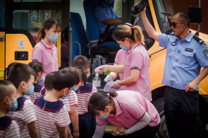 校車困境與破局系列報道之一 :筑牢校車安全還需政策“添把火” 校車困境與破局系列報道之一 :筑牢校車安全還需政策“添把火”
