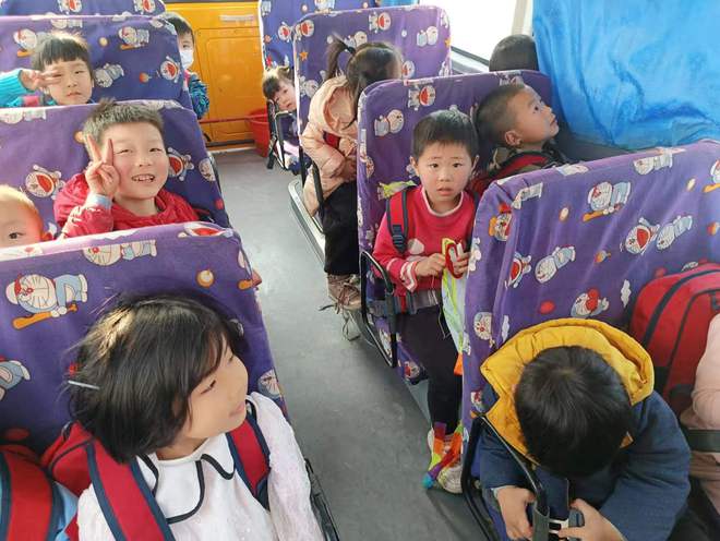 筑牢校車安全防線，確保校車安全運行 ——新邵坪上鎮聯合執法校車安全檢查