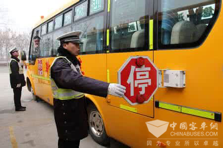 山東濰坊:2017年8月1日起校車安全新規實施 山東濰坊:2017年8月1日起校車安全新規實施