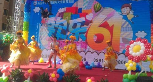 宇通“六一”獻禮烏魯木齊幼兒園 10輛專用校車交付
