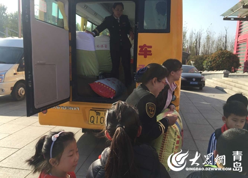 青島溫馨校車：“冬季送溫暖、衣舊暖人心”公益活動