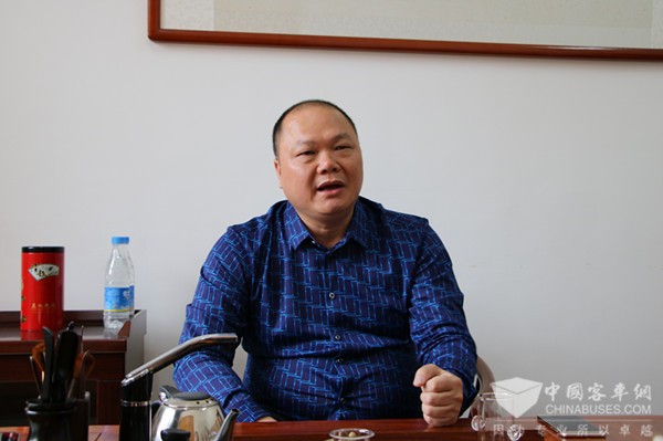 德耀集團(tuán)的校車“生意經(jīng)”：怎一個(gè)“安全”了得