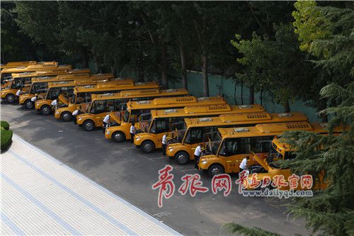 青島1900輛“大鼻子”校車自即日起進(jìn)入“暑期模式”