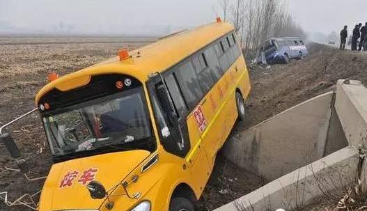 平視 | 吹美國校車堅固，吹得美國網友都受不了，紛紛吐槽