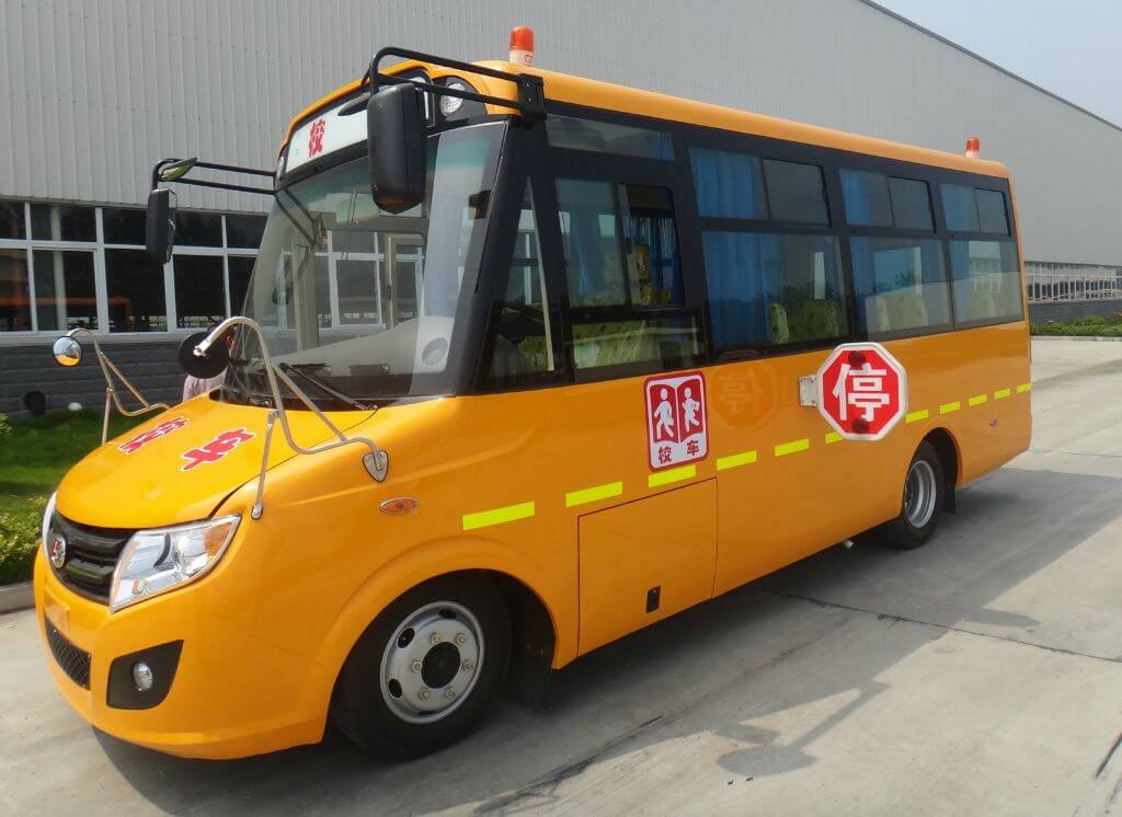 利川市多部門聯合開展校車安全大檢查