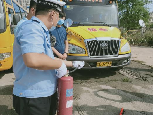 開學在即，事關孩子的安全問題，看大慶交警專項檢查行動