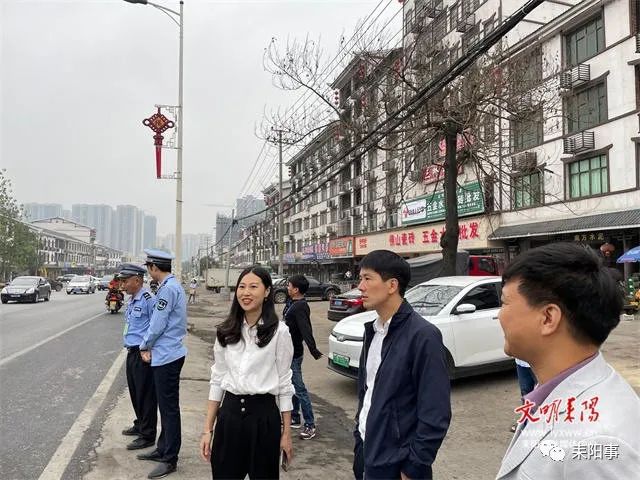 耒陽:整治校車頑瘴痼疾打造“安全校車” 耒陽:整治校車頑瘴痼疾打造“安全校車”