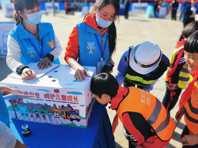 美麗鄉(xiāng)村行 | 關(guān)注交通安全 呵護(hù)兒童成長(zhǎng) 保定公安交警攜手壹基金舉辦兒童交通安全公益行活動(dòng)！