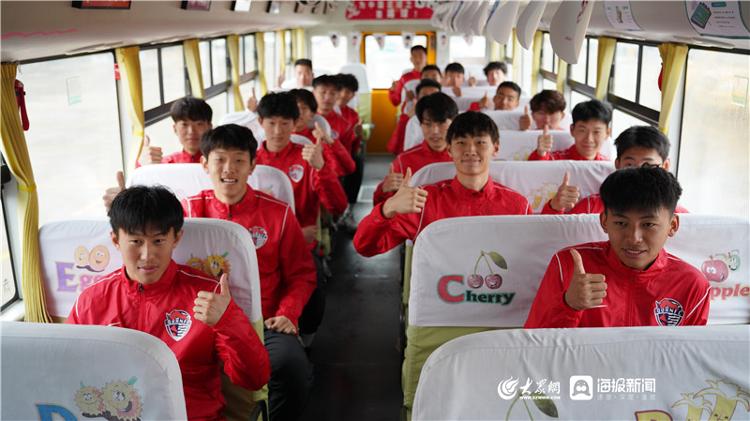探索體教融合下校車新業態 青島溫馨校車“海牛號” 主題校車上線