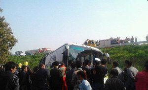 盤點:2013上半年發生的校車事故 點擊這里看大圖