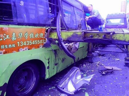 盤點:2013上半年發生的校車事故 點擊這里看大圖