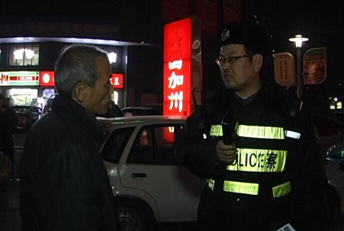 駕駛?cè)撕染平夥?開校車上路被查處