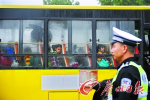 近200輛改裝校車明年拜拜