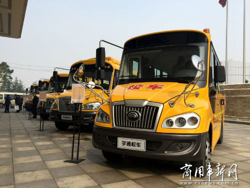 瘋狂校車直面瘋狂測(cè)試 宇通表示很淡定 瘋狂校車直面瘋狂測(cè)試 宇通表示很淡定