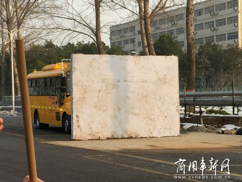 瘋狂校車直面瘋狂測(cè)試 宇通表示很淡定 瘋狂校車直面瘋狂測(cè)試 宇通表示很淡定