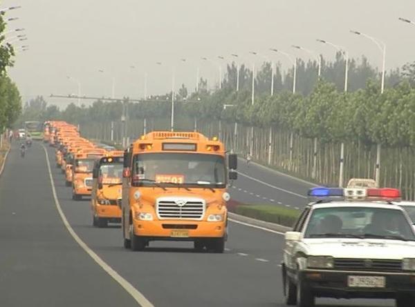 “大鼻子”校車為泰州3000余名高考學子服務