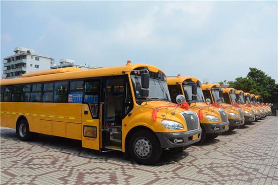 廣東湛江首批15輛智能校車9月1日將投用/ 廣東湛江首批15輛智能校車9月1日將投用